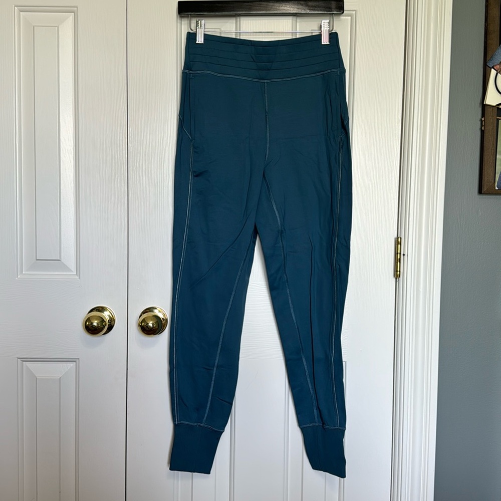 Lululemon Flurry Up High-Rise Jogger